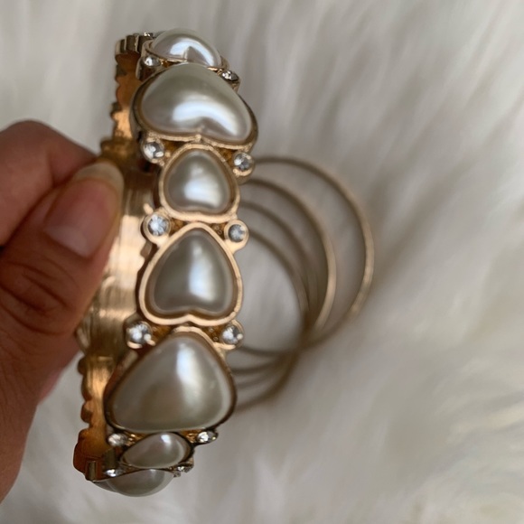 Gold bracelet stack - Picture 3 of 4